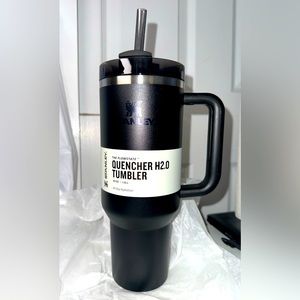 Stanley Black 2.0 Quencher Tumbler 40 oz